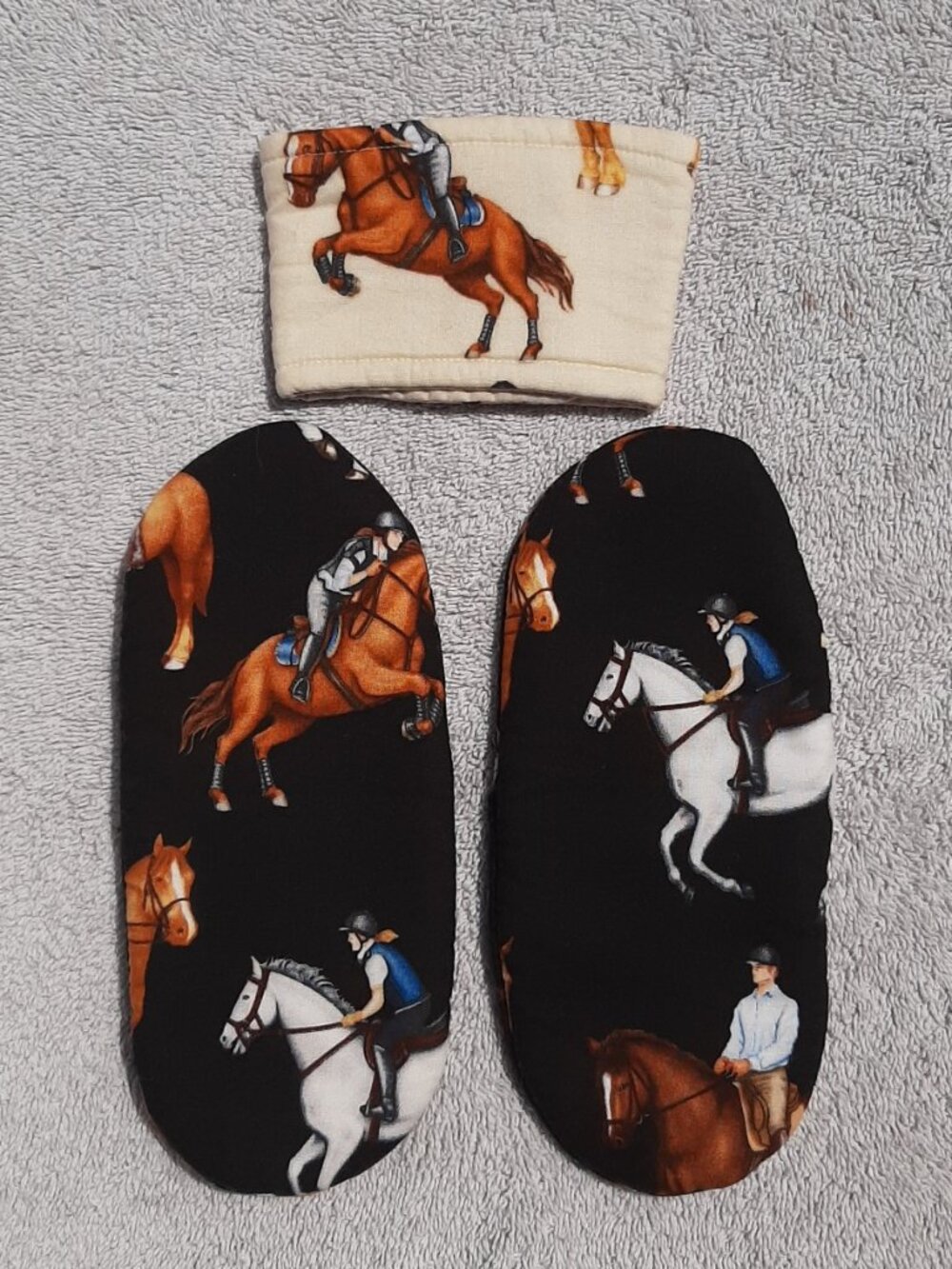 Microwave Oven Mitts and Cup Band English Horse Rider